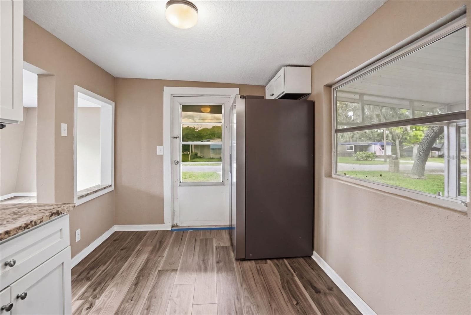 11311 ALTOONA AVENUE — photo 18 of 47