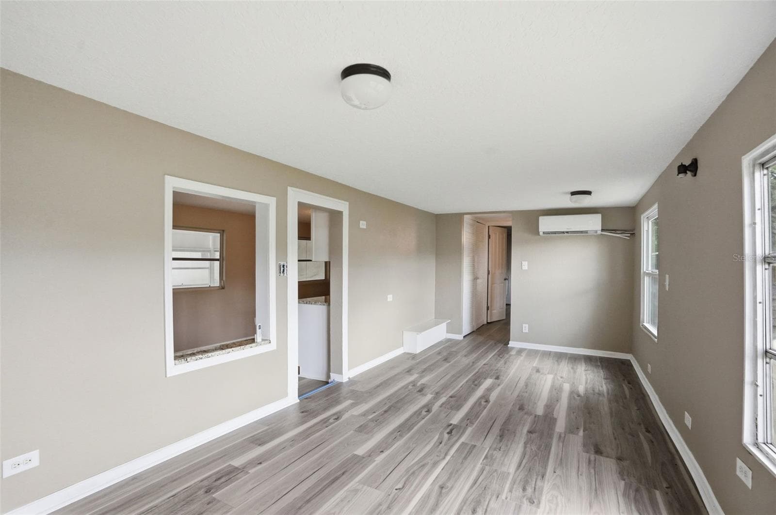 11311 ALTOONA AVENUE — photo 11 of 47