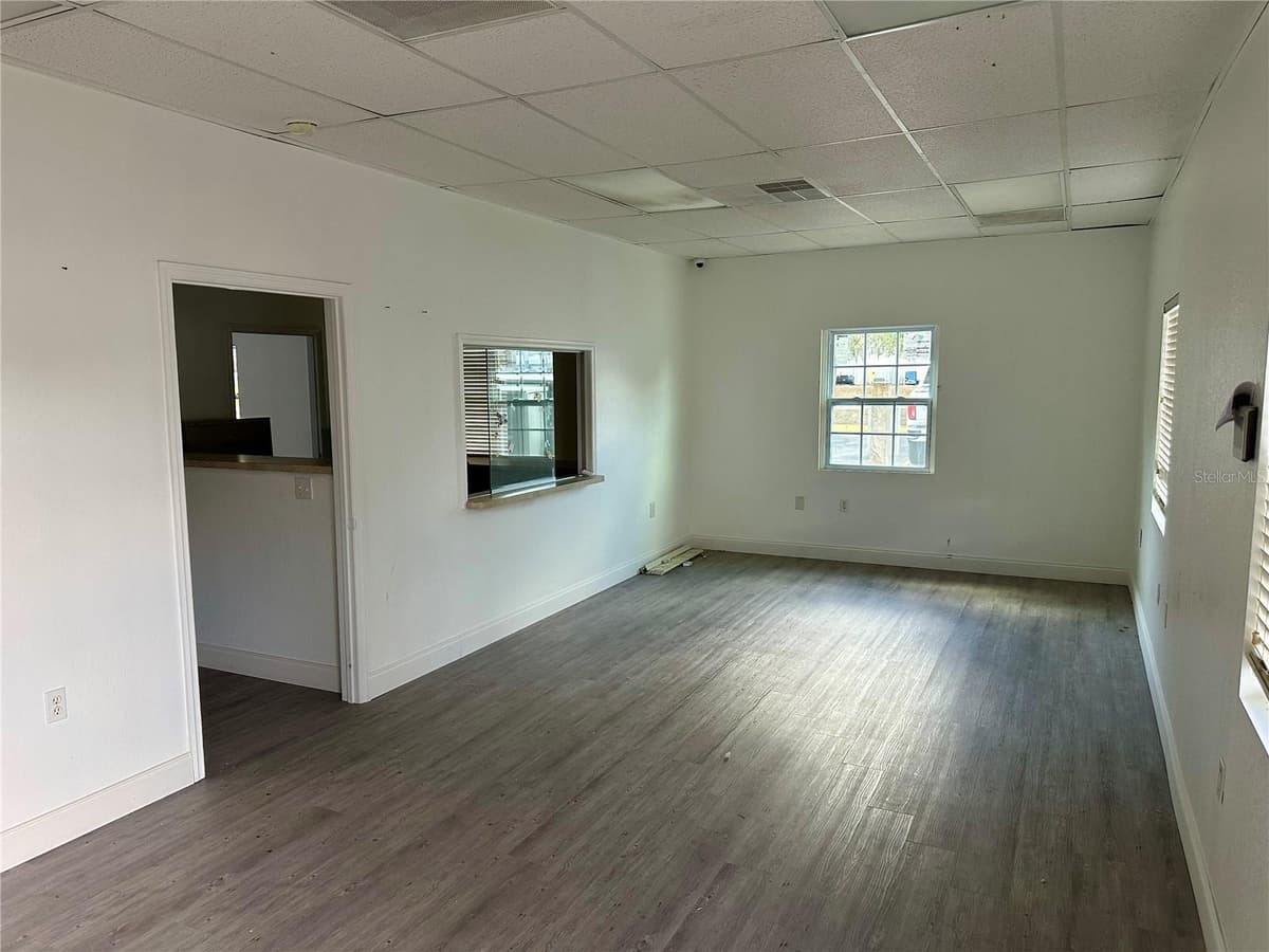 401 NORTH BOULEVARD — photo 8 of 22