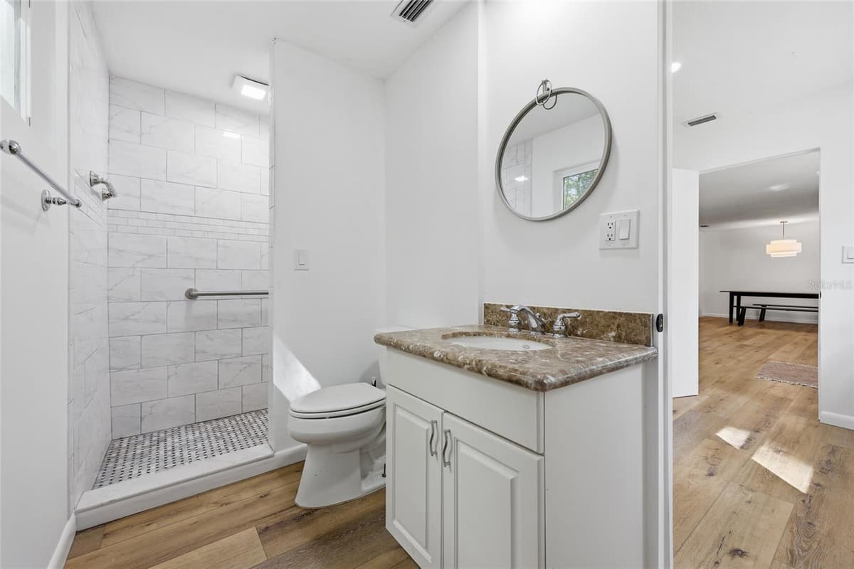 8856 230TH STREET — photo 14 of 32