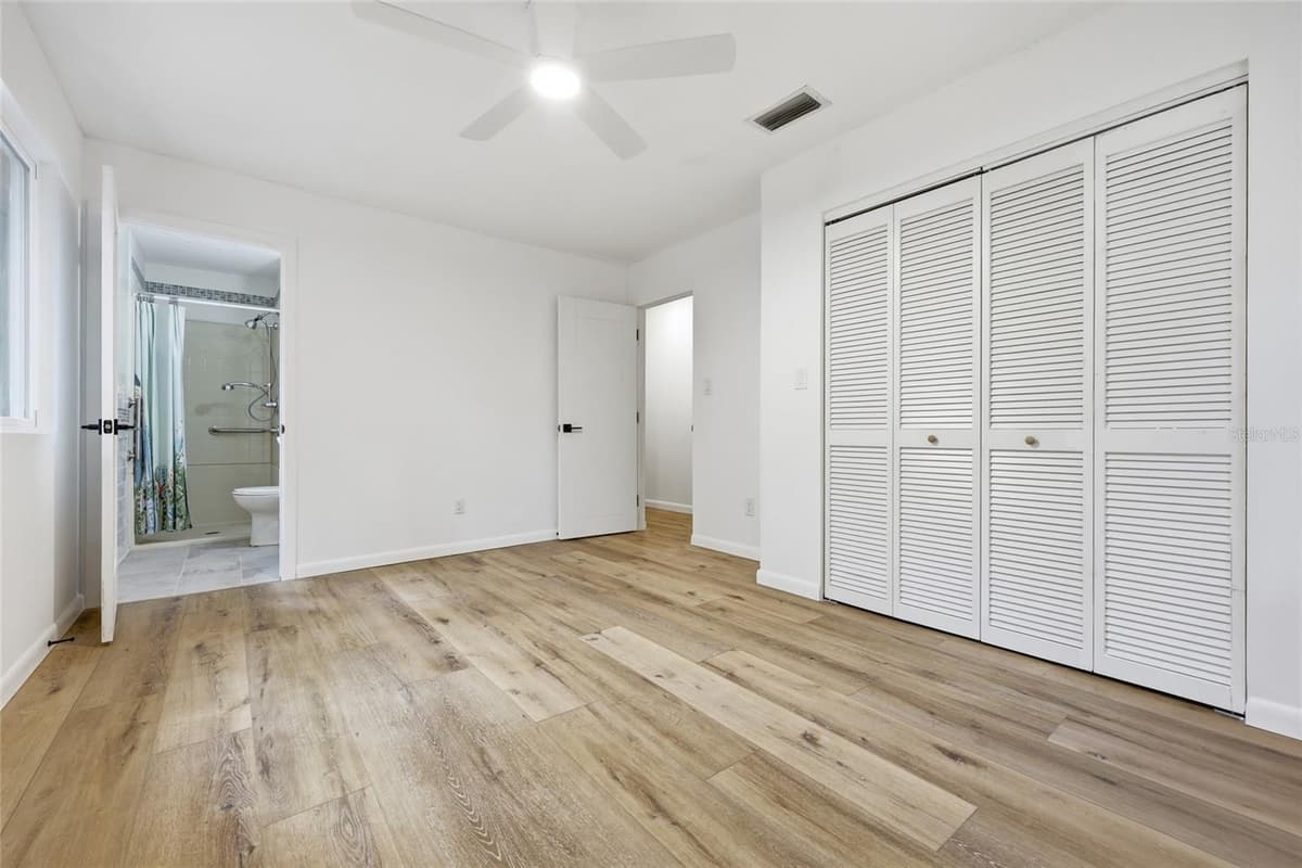 8856 230TH STREET — photo 17 of 32