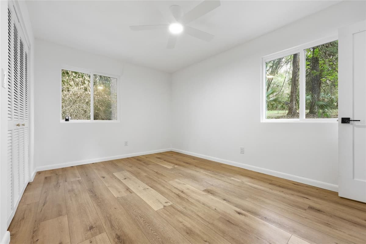 8856 230TH STREET — photo 16 of 32