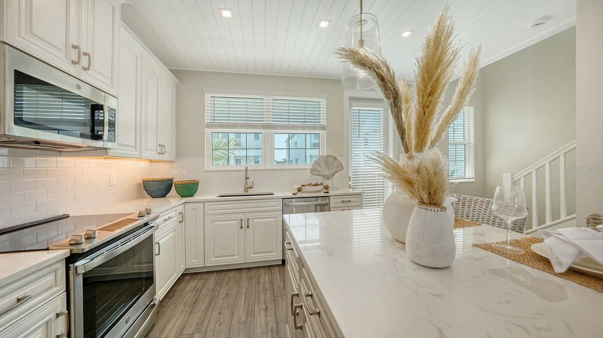 12413 GULF BREEZE TERRACE — photo 14 of 37