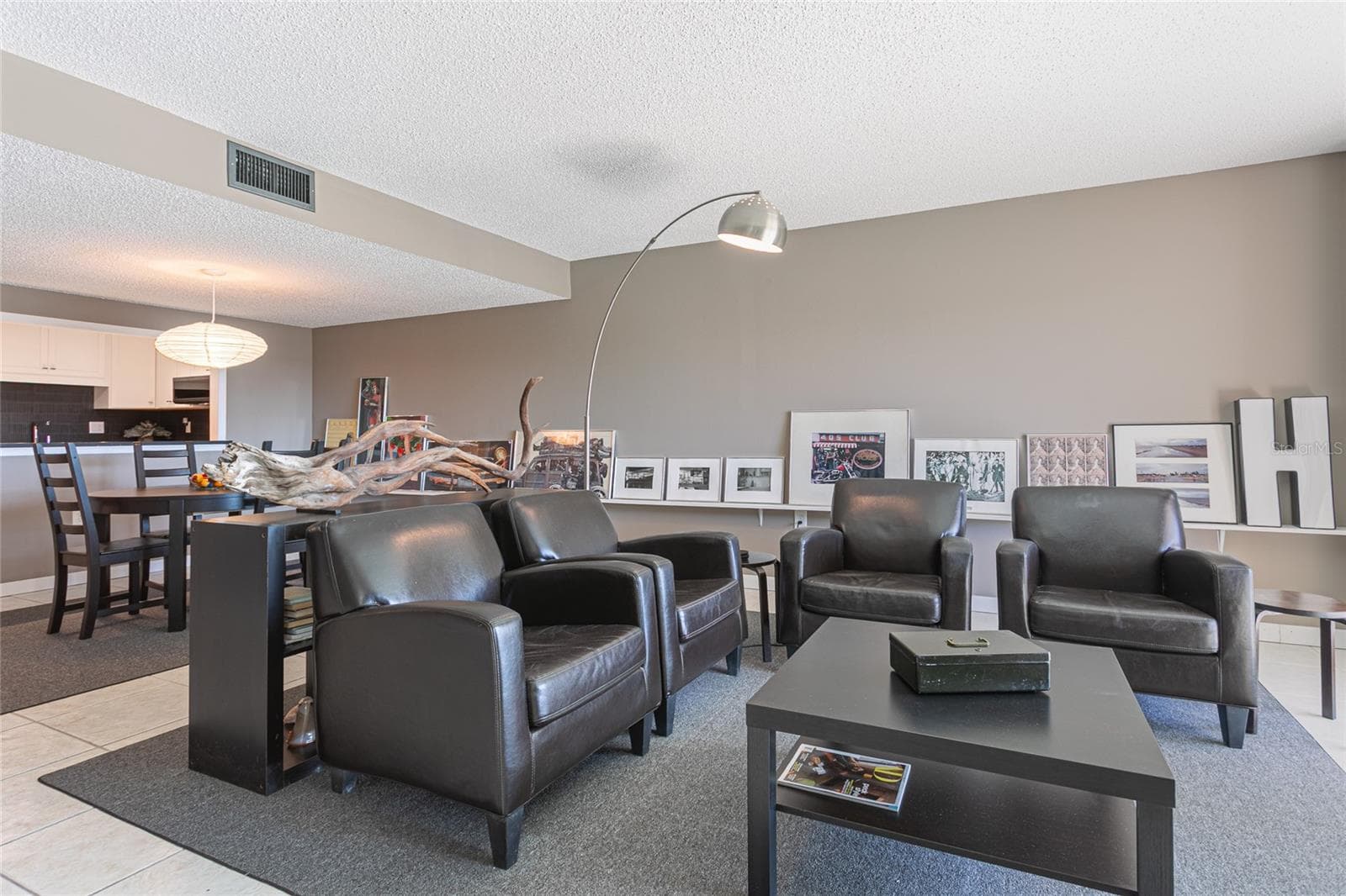 7600 SUN ISLAND DRIVE — photo 3 of 31