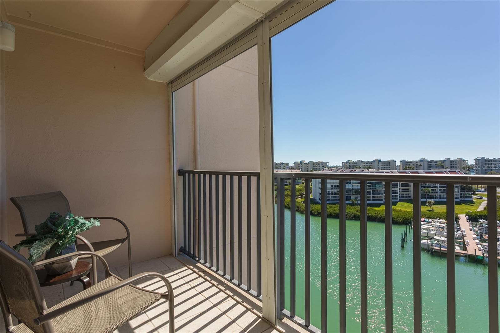 7600 SUN ISLAND DRIVE — photo 5 of 31