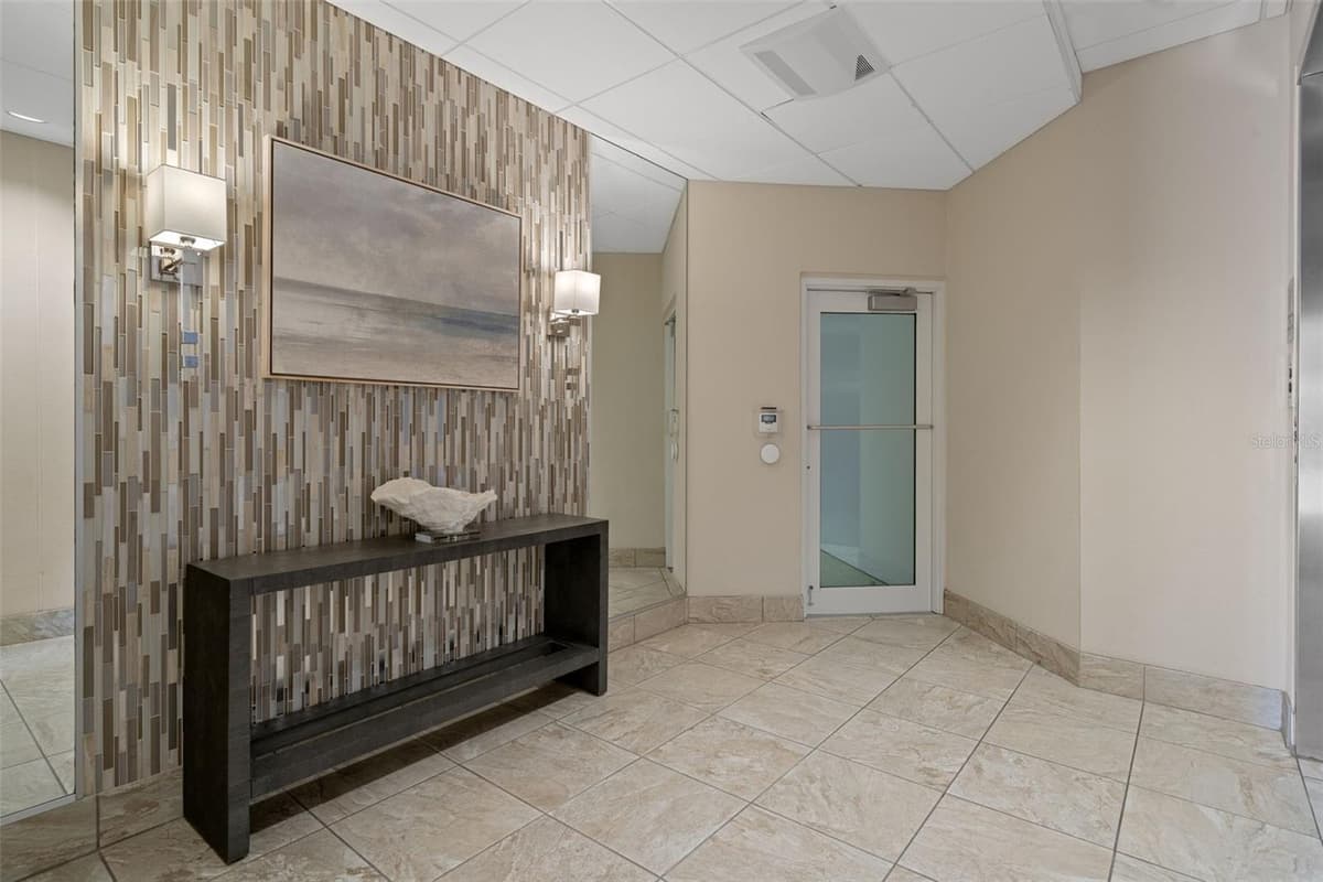 650 COLLANY ROAD — photo 35 of 49