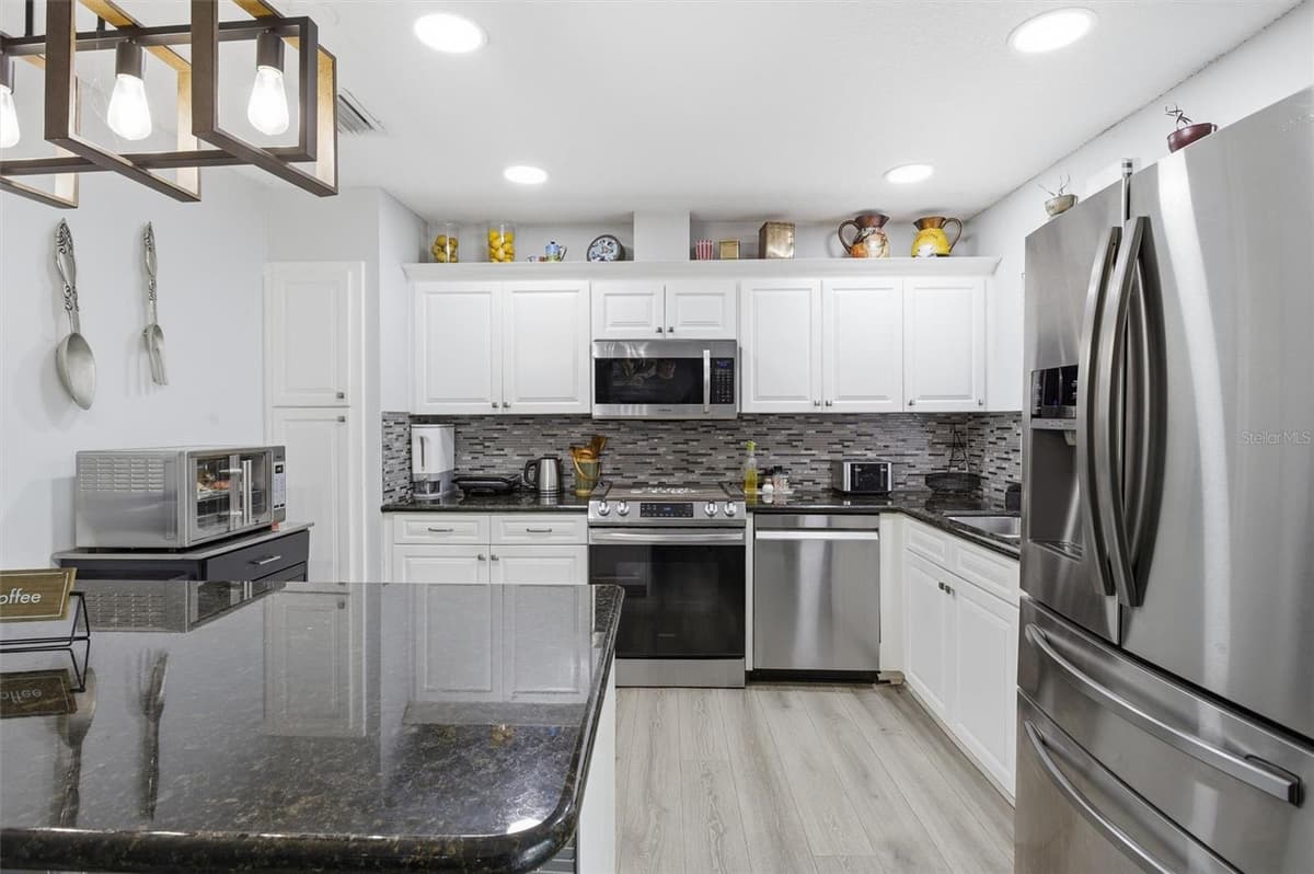 431 OLD HIATUS RD AVENUE — photo 23 of 52
