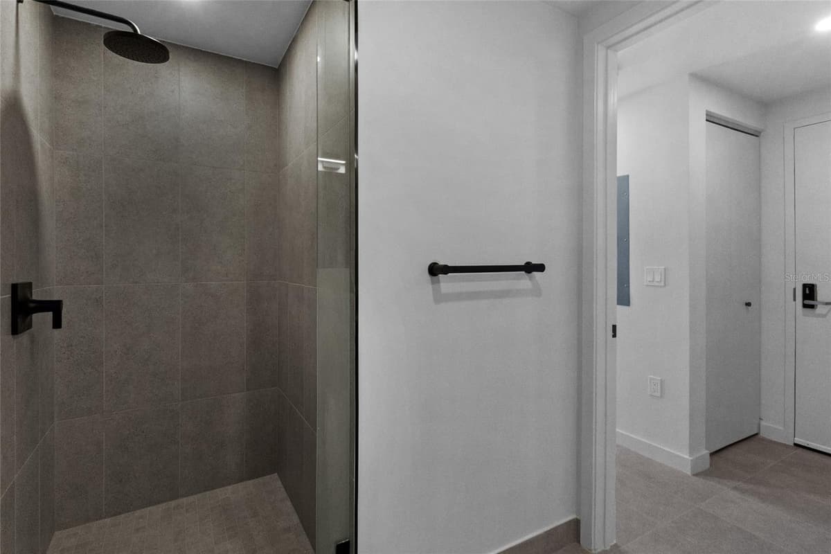 121 5TH STREET — photo 15 of 36
