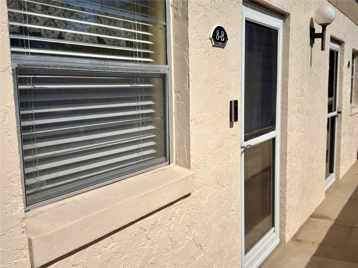 404 ORLANDO AVENUE — photo 4 of 29