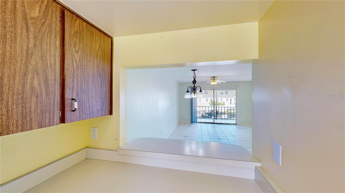 404 ORLANDO AVENUE — photo 7 of 29