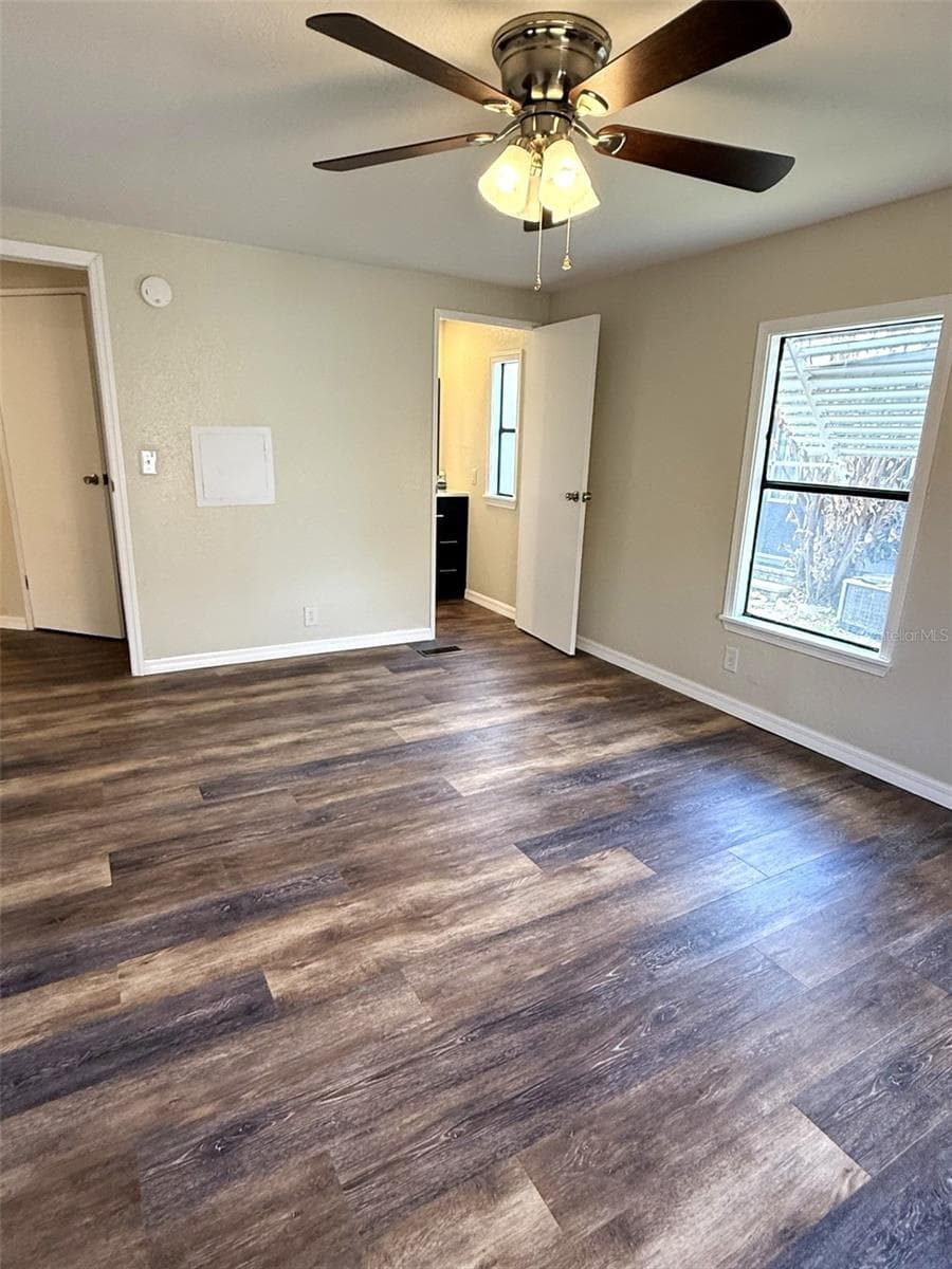 2055 FLORAL AVENUE — photo 8 of 25
