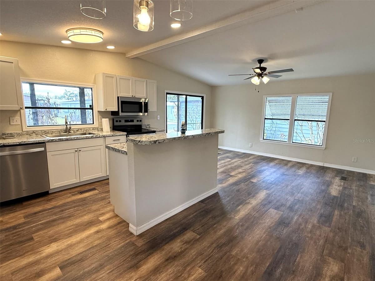2055 FLORAL AVENUE — photo 5 of 25