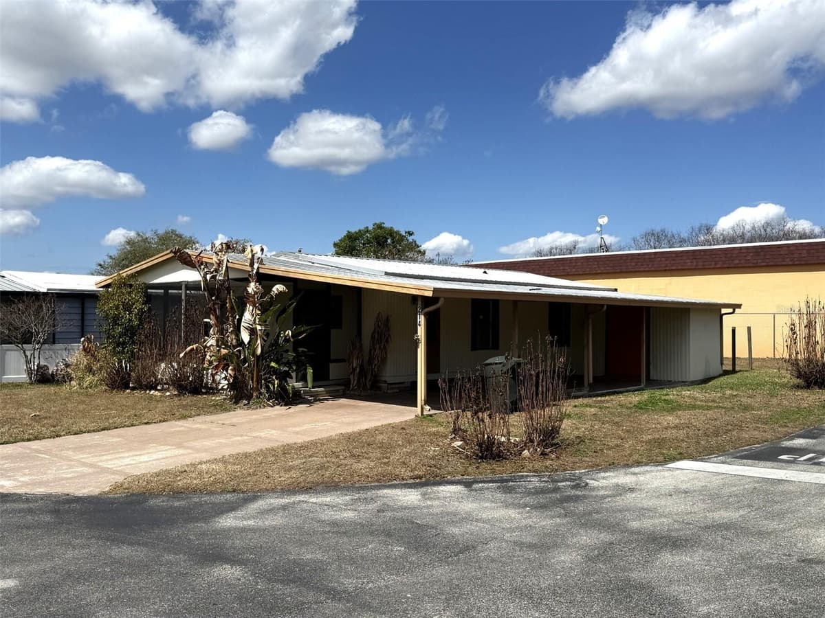 2055 FLORAL AVENUE — photo 19 of 25