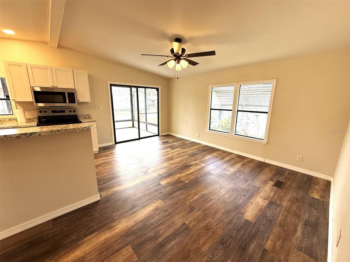 2055 FLORAL AVENUE — photo 6 of 25