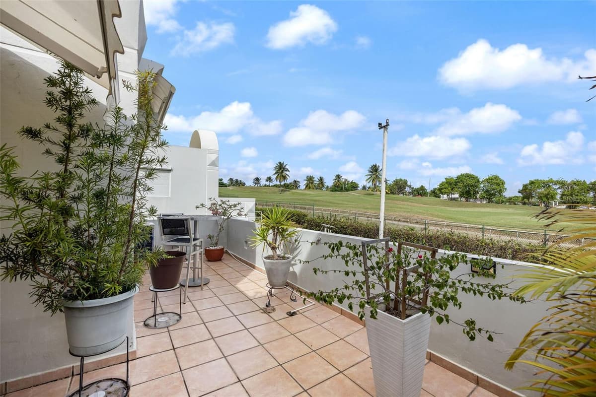 M1 COSTA DORADA — photo 23 of 51