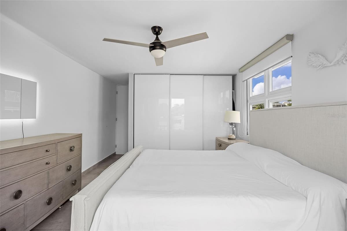 M1 COSTA DORADA — photo 18 of 51