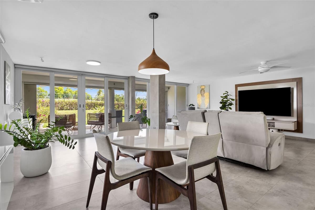 M1 COSTA DORADA — photo 10 of 51