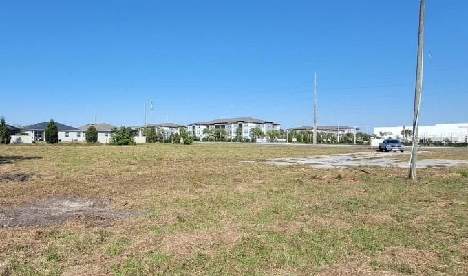 6012 LORRAINE ROAD — photo 1 of 5