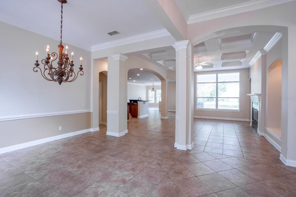 25609 HAWKS RUN LANE — photo 8 of 36