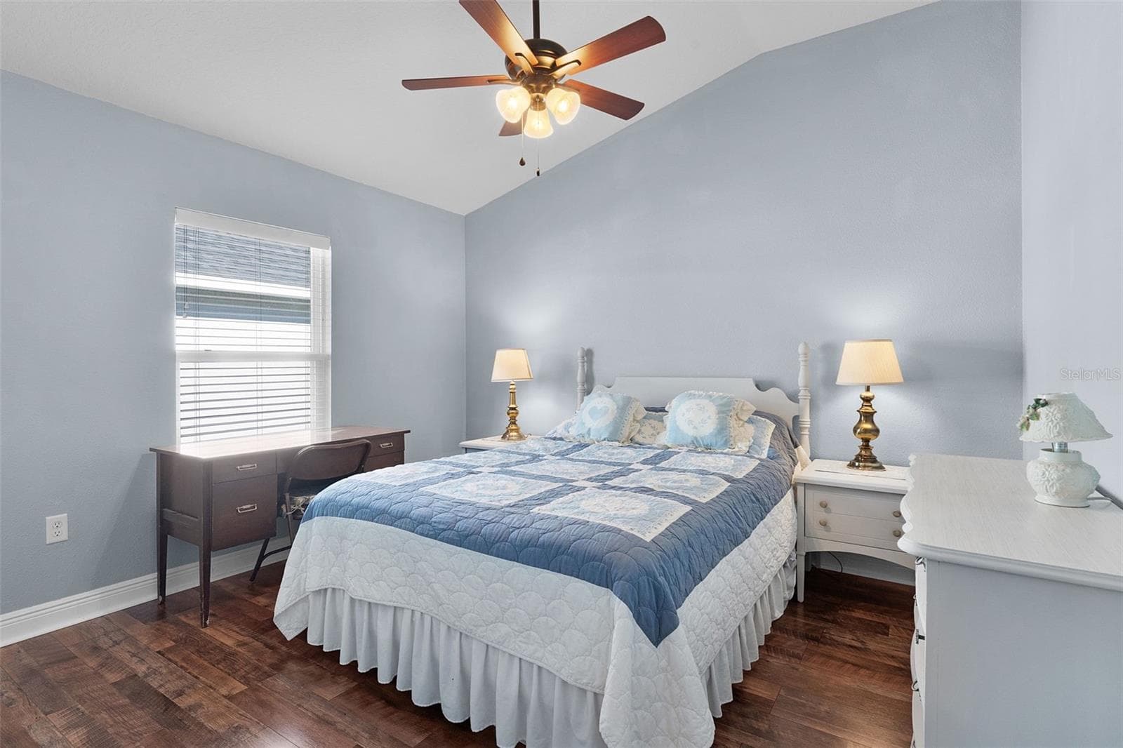403 EDITH DRIVE — photo 15 of 28