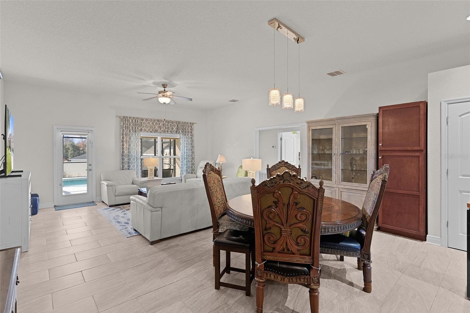 403 EDITH DRIVE — photo 4 of 28