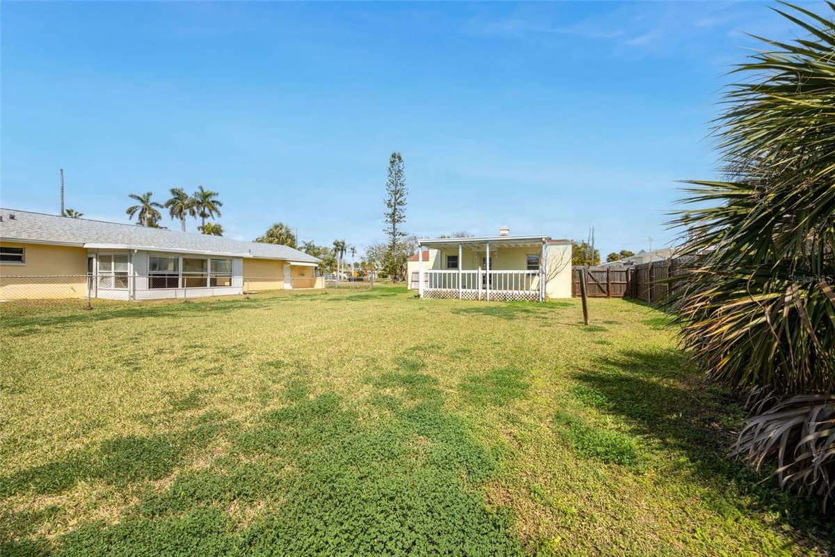 15822 REDINGTON DRIVE — photo 9 of 11