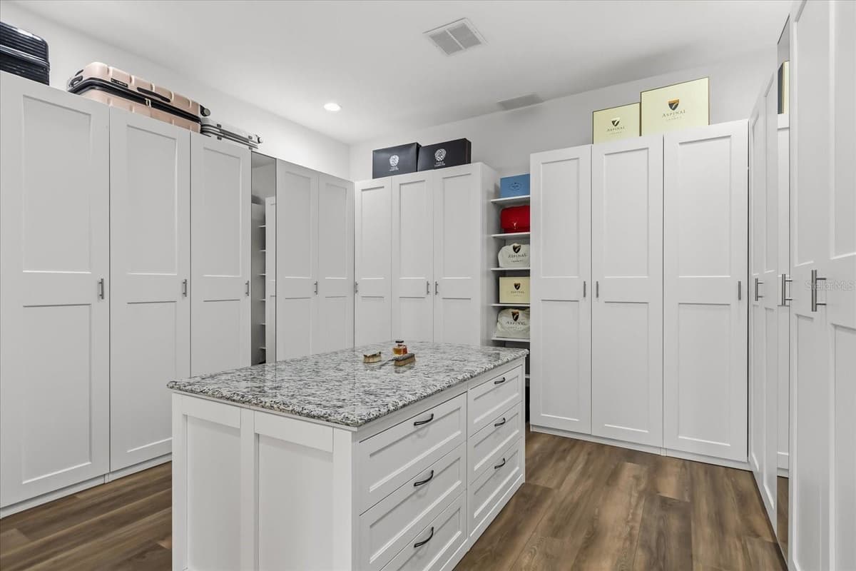4510 PACKARD AVENUE — photo 40 of 89