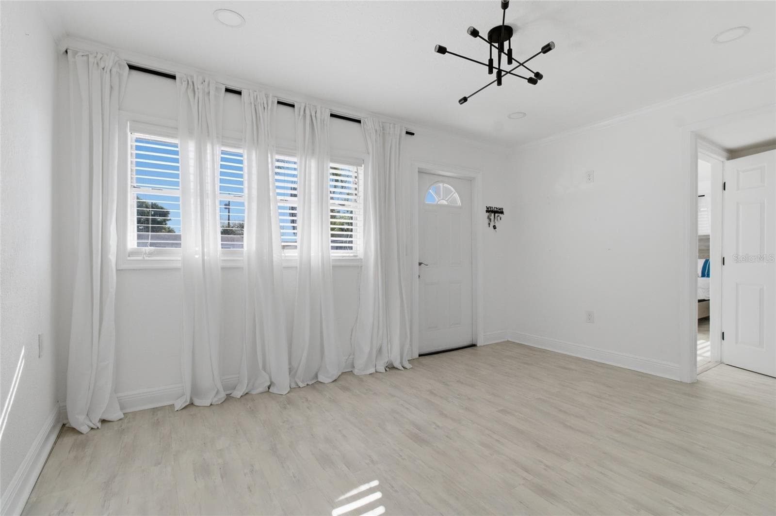 4930 ELDORADO DRIVE — photo 5 of 29
