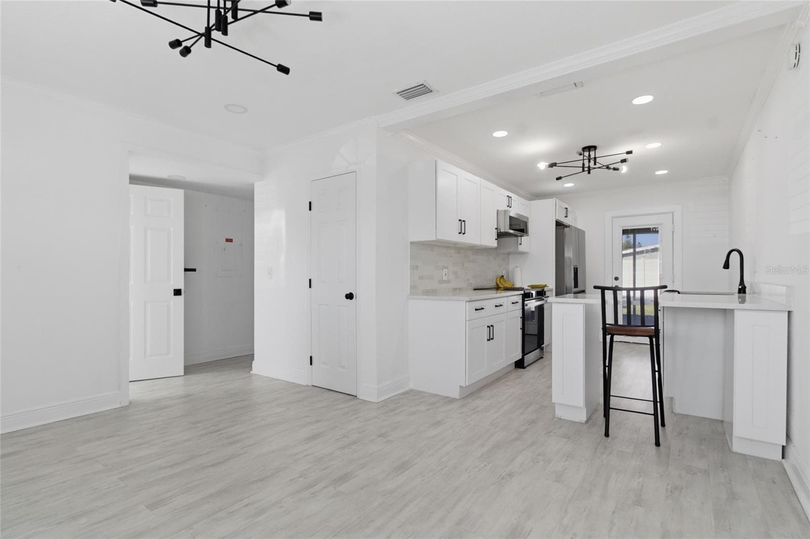 4930 ELDORADO DRIVE — photo 6 of 29
