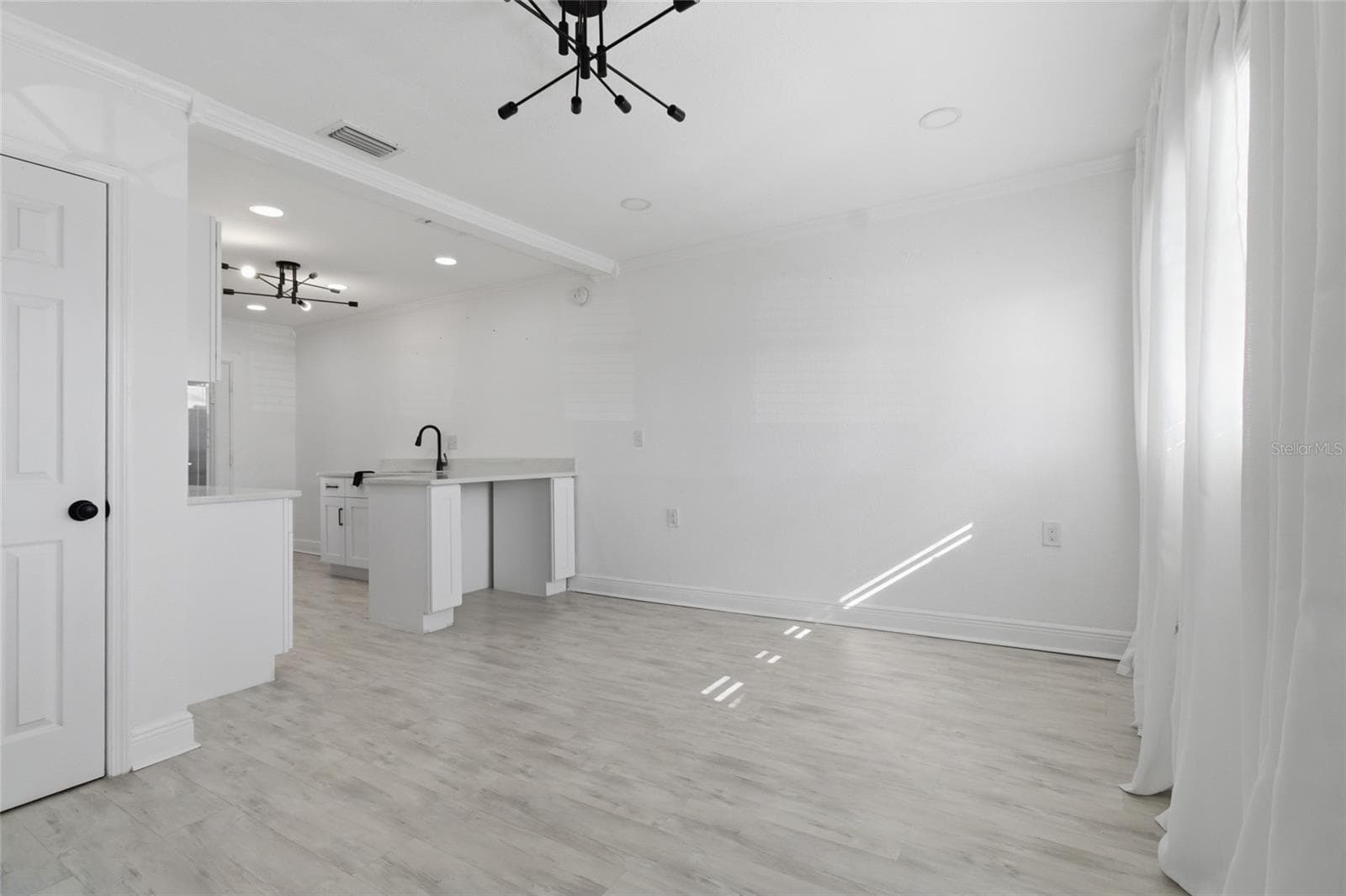 4930 ELDORADO DRIVE — photo 7 of 29