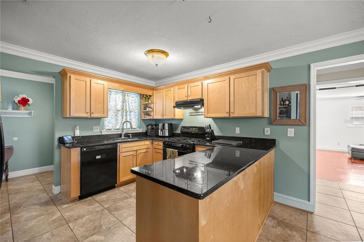 5947 AVENUE C — photo 8 of 32