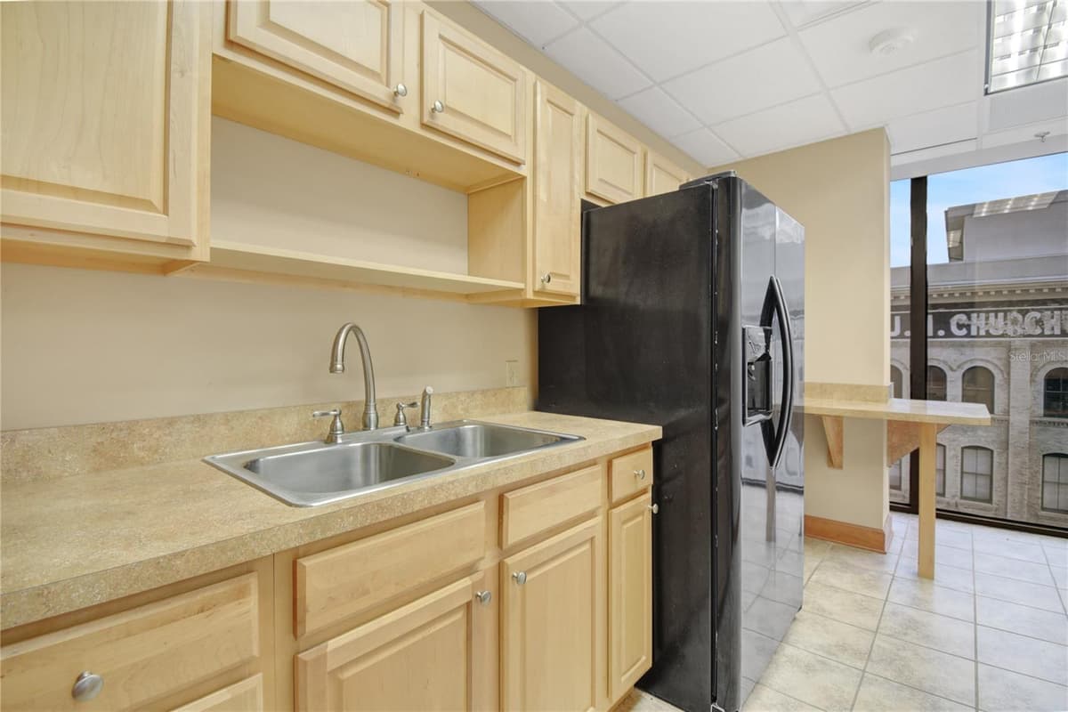233 BAY STREET — photo 12 of 14