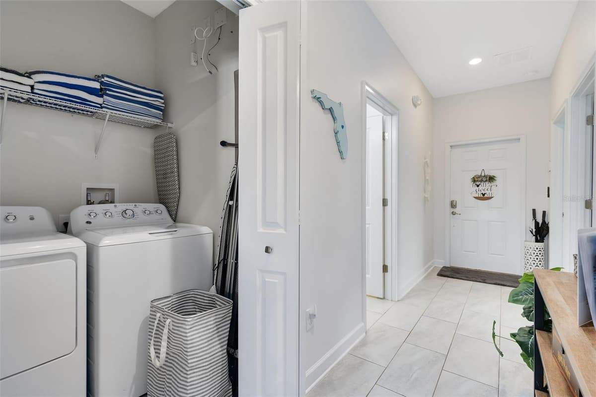 1575 SANDBAGGER DRIVE — photo 3 of 28