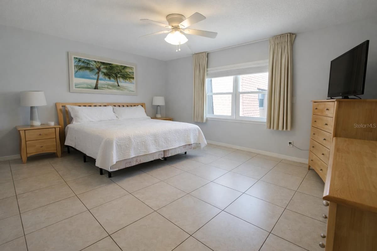 5200 OCEAN BEACH BOULEVARD — photo 17 of 30