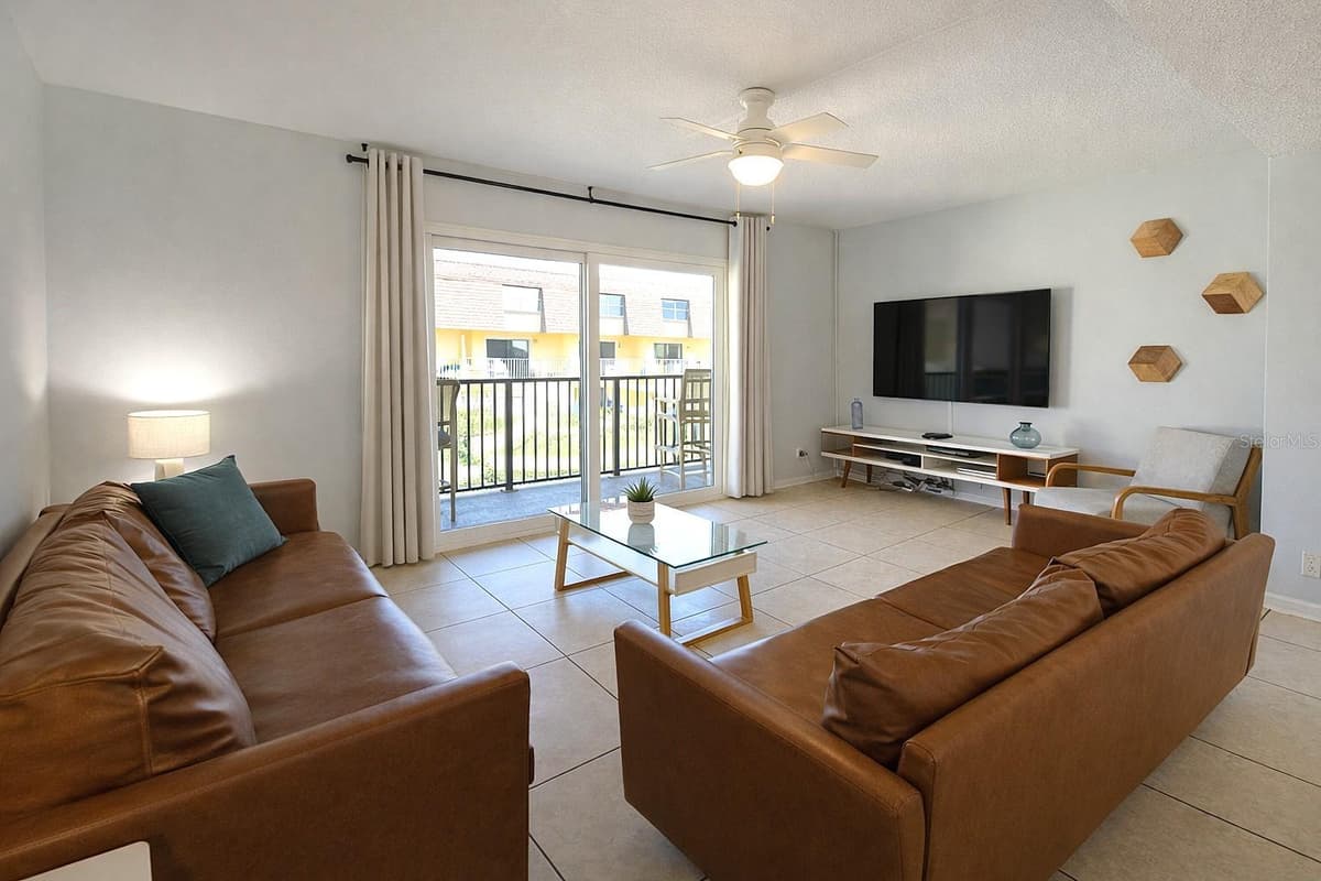 5200 OCEAN BEACH BOULEVARD — photo 4 of 30