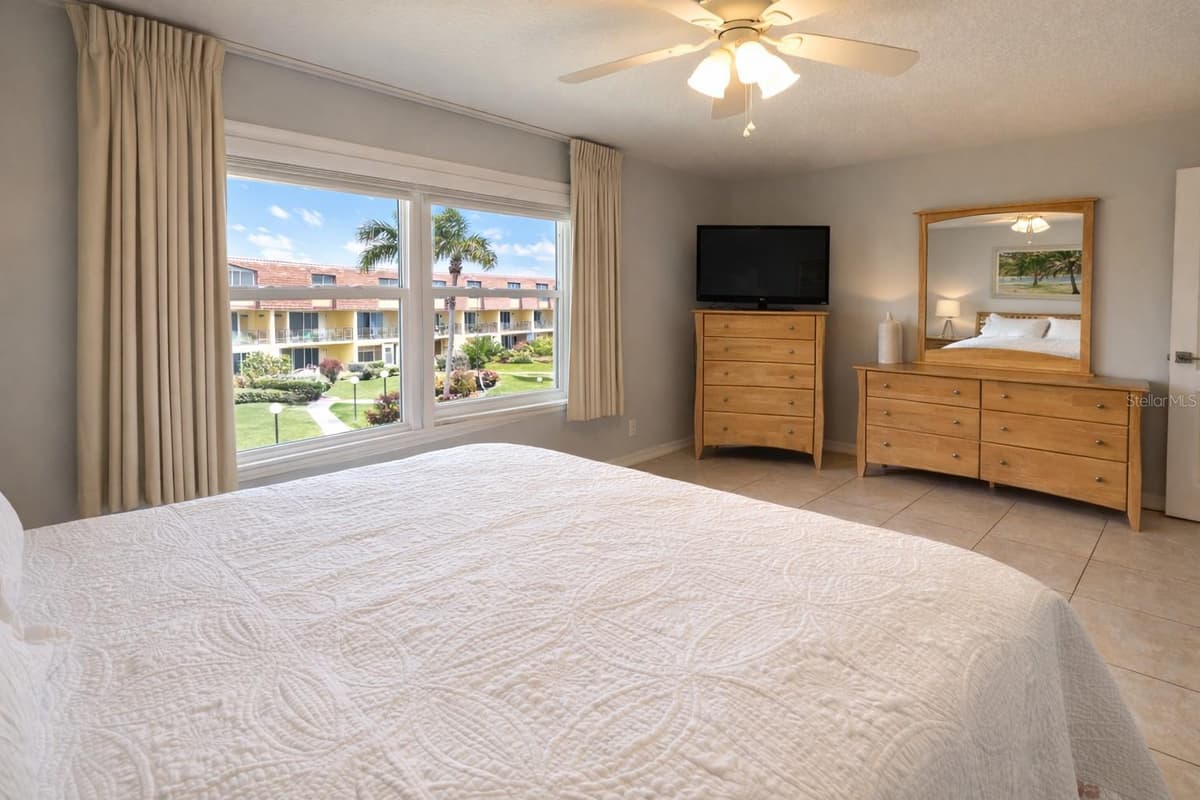 5200 OCEAN BEACH BOULEVARD — photo 16 of 30