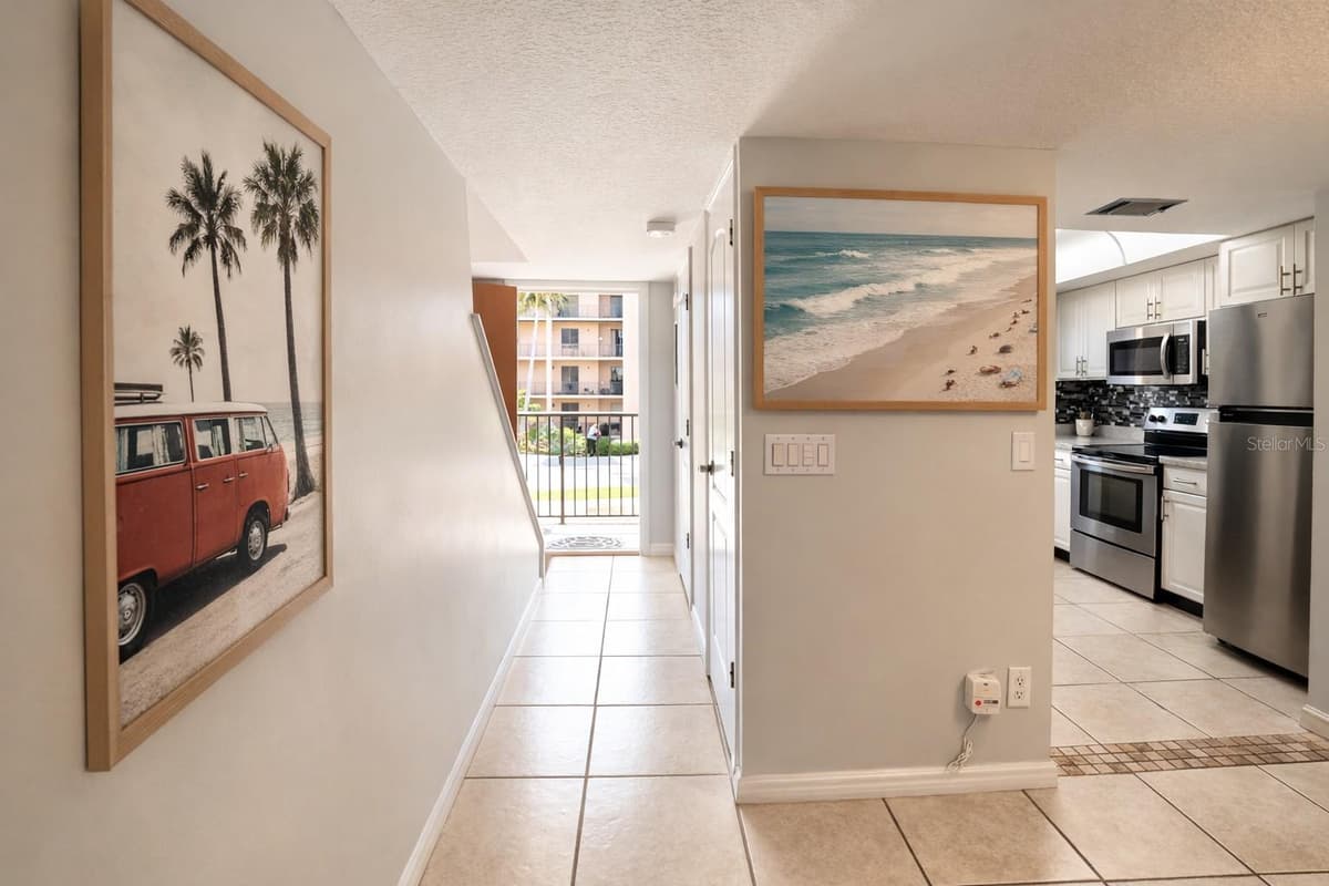 5200 OCEAN BEACH BOULEVARD — photo 5 of 30