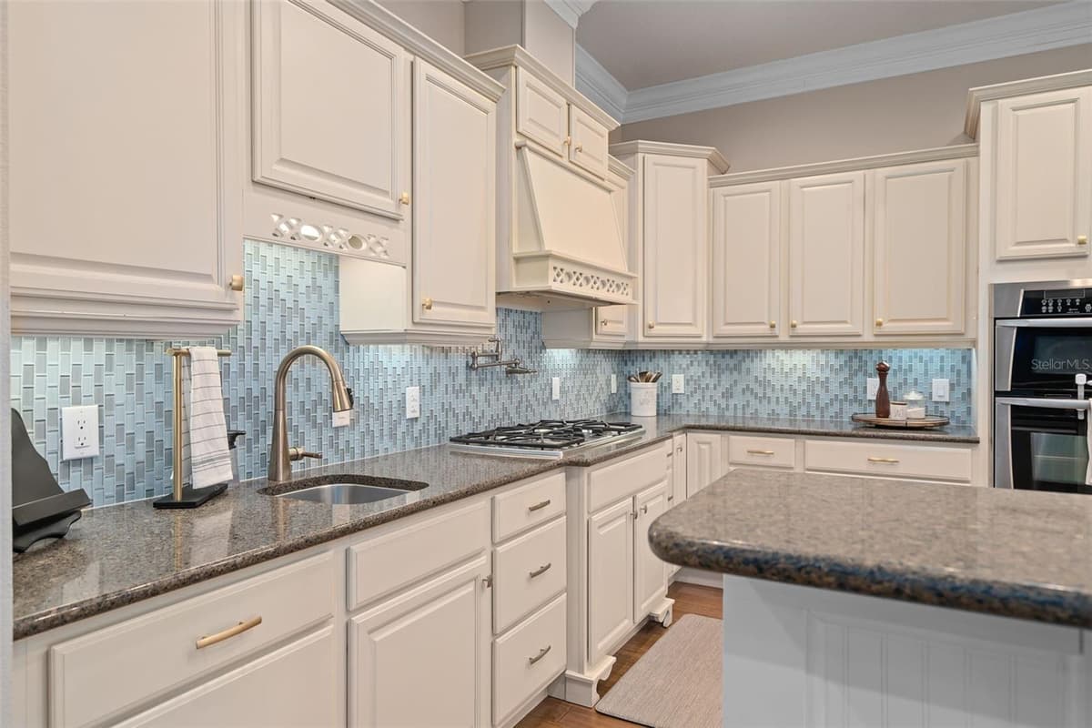 5301 CARSON STREET — photo 21 of 69