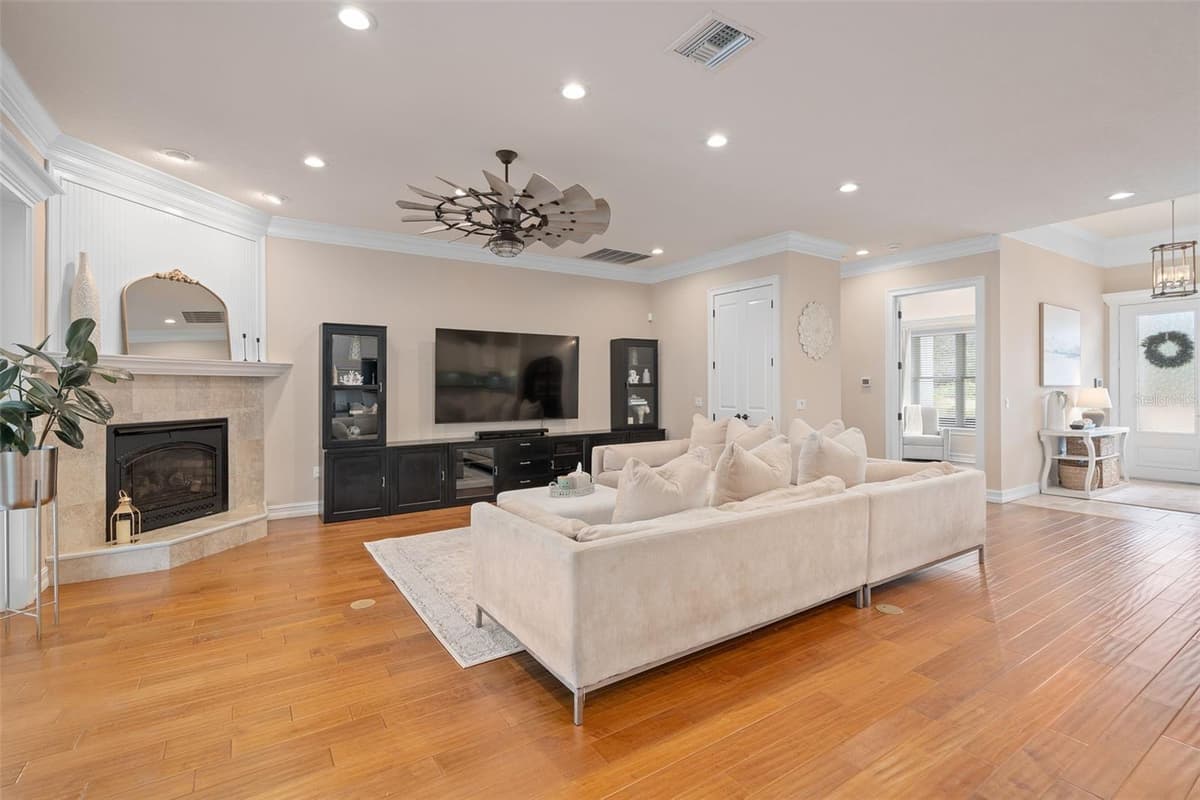 5301 CARSON STREET — photo 18 of 69