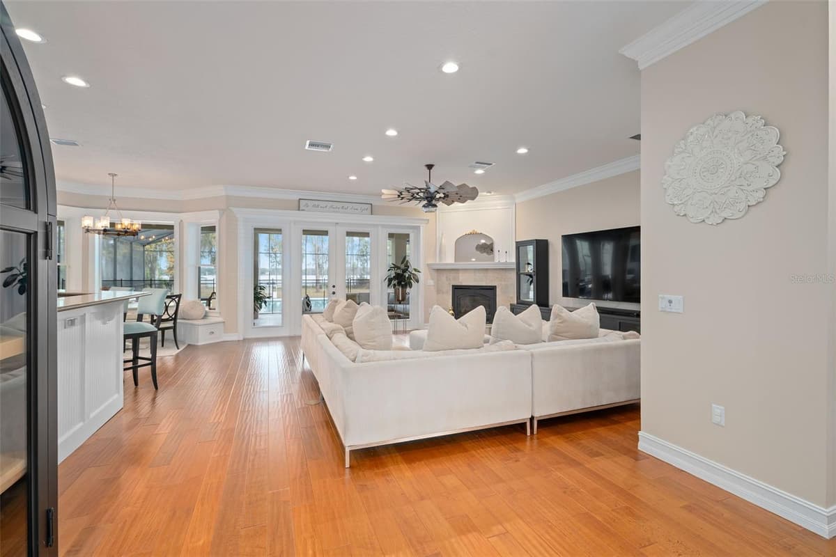 5301 CARSON STREET — photo 17 of 69
