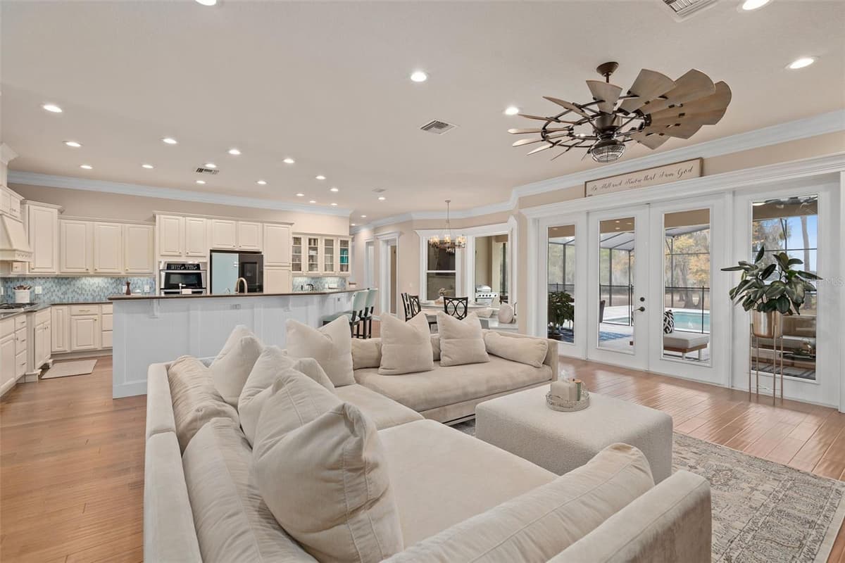 5301 CARSON STREET — photo 13 of 69