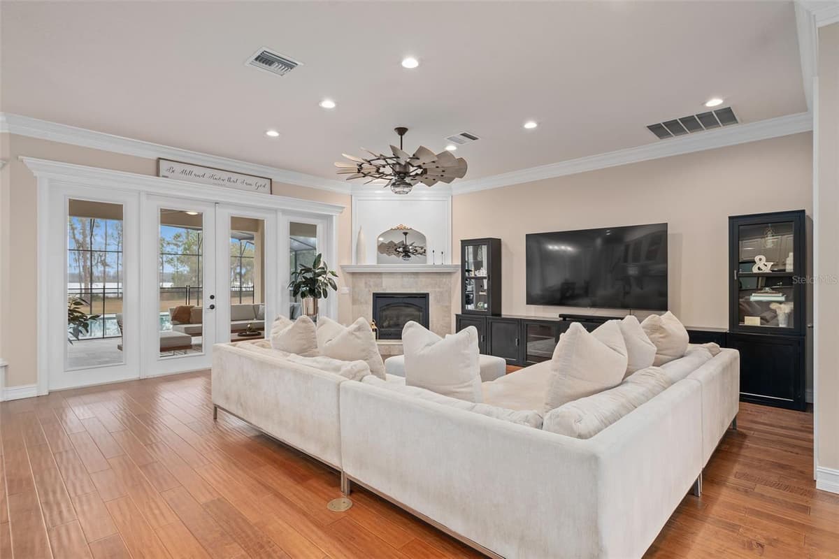5301 CARSON STREET — photo 19 of 69