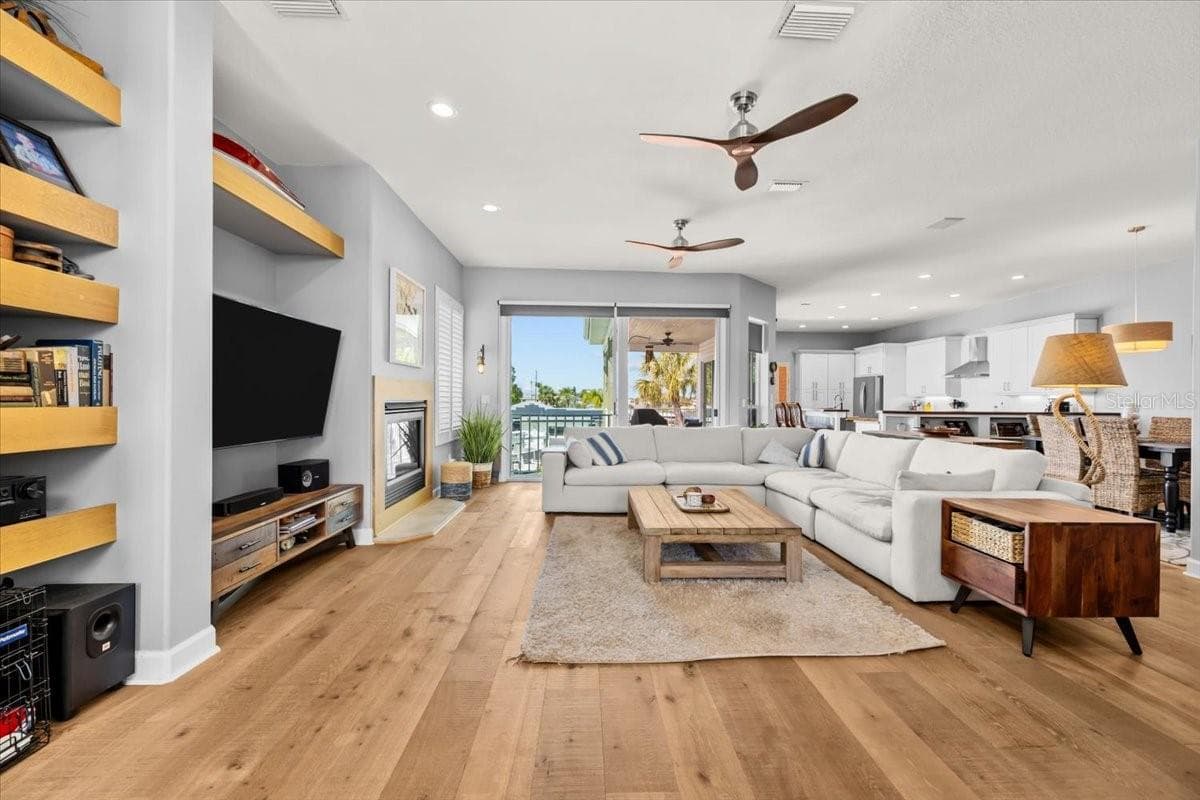8117 BRIGHTON DRIVE — photo 9 of 81