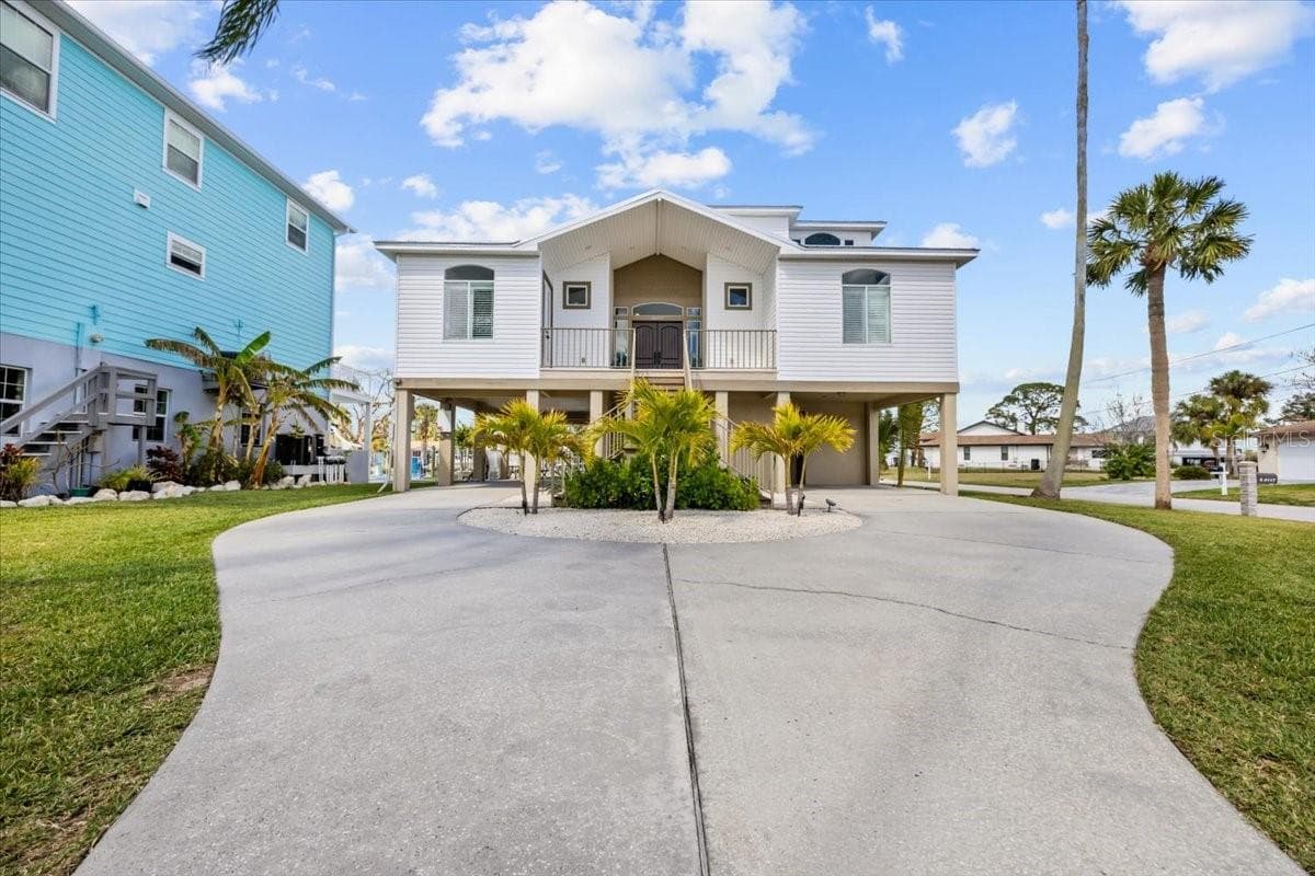 8117 BRIGHTON DRIVE — photo 4 of 81