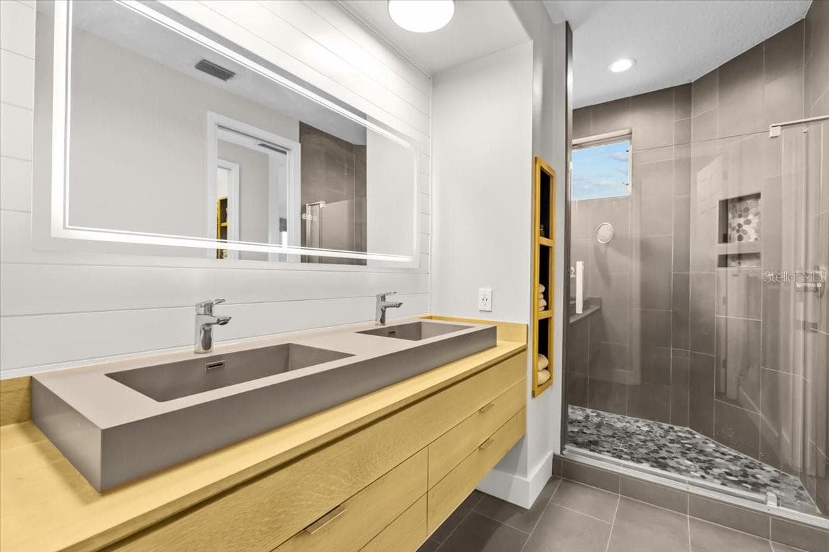 8117 BRIGHTON DRIVE — photo 32 of 81