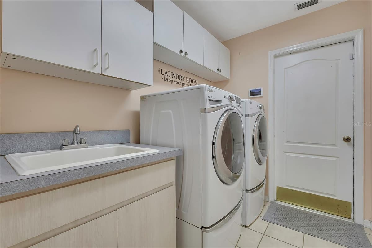 340 SAVOY STREET — photo 33 of 63