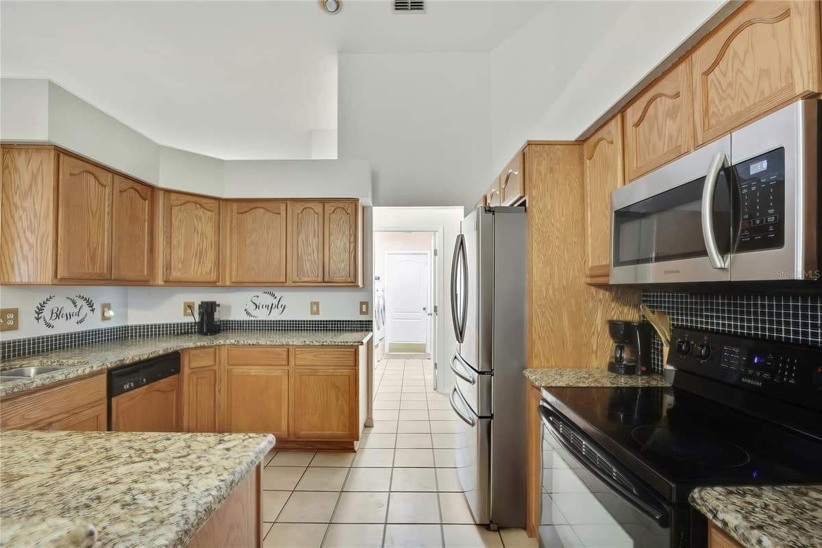 340 SAVOY STREET — photo 17 of 63
