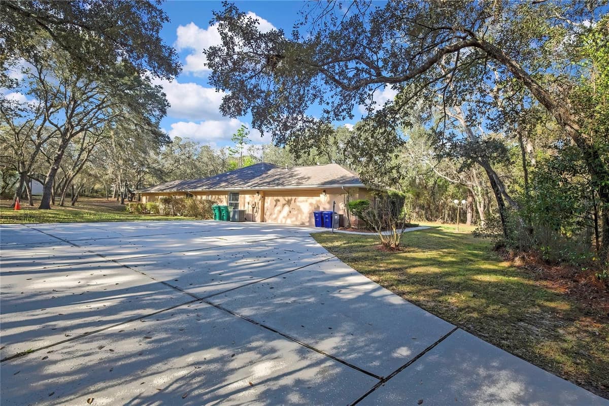 340 SAVOY STREET — photo 10 of 63