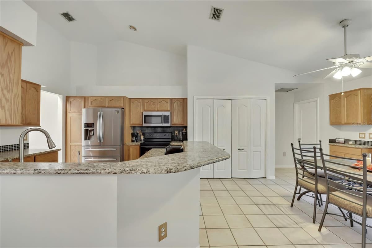 340 SAVOY STREET — photo 21 of 63