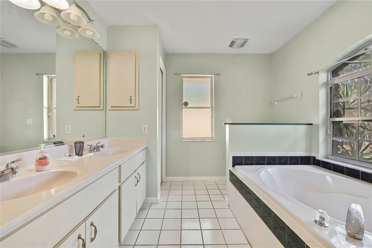 340 SAVOY STREET — photo 30 of 63
